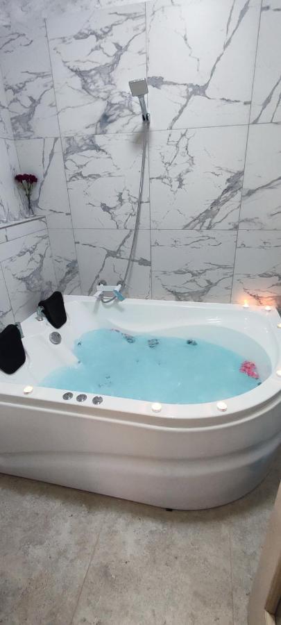 Jacuzzi Belle View Sinaia-Free Parkingアパートメント エクステリア 写真